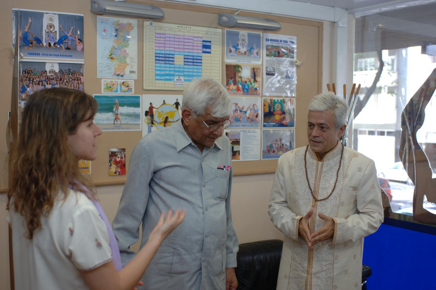 Visite de Om Prakash Tiwari - Administrateur du Keivalydhama Institute - au Siège National de la Confédération Portugaise du Yoga - 2009