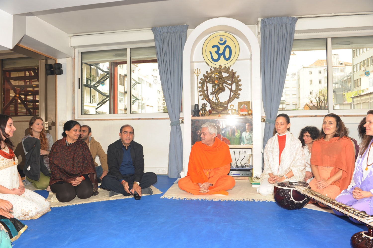 Visita de Su Excelencia Jitendra Natrh Misra - Embajador de India en Portugal - en la Sede de la Confederación Portuguesa del Yoga, Lisboa – 2015