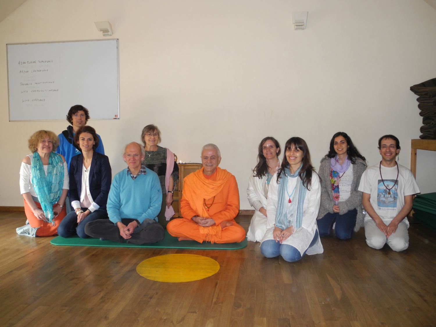 Encuentro de H.H. Jagat Guru Amrta Sūryānanda Mahā Rāja con el Maestro Thierry Van Brabant - Centre Samtosha, Jodoigne, Bélgica - 2012, marzo