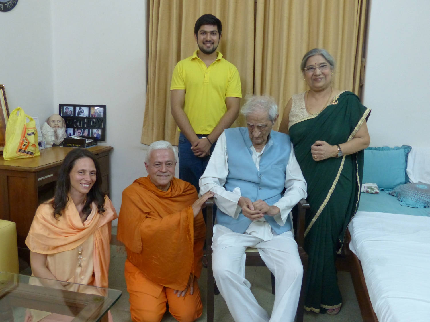 Rencontre de H.H. Jagat Guru Amrta Sūryānanda Mahā Rāja avec Dr. Jayadeva Yogendra - The Yoga Institute of Santa Cruz, Mumbai, Inde - 2016, janvier
