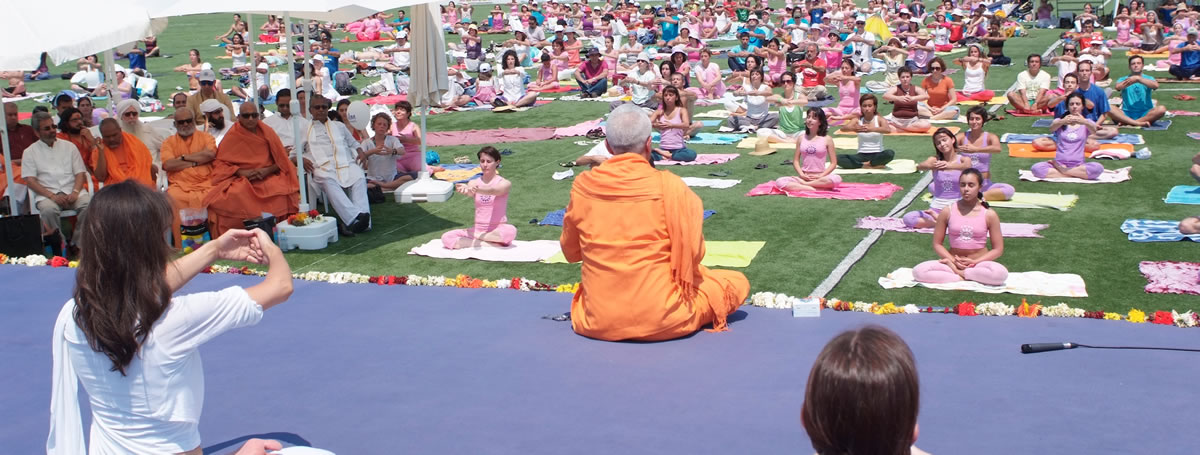 6. Dia Internacional do Yoga - 2010 - Almada - Mega Aula do Yoga - Dhyána Samádhi
